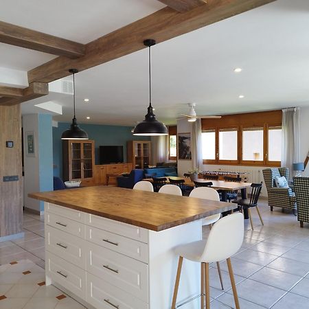 Villa San Lure Jaca Bagian luar foto
